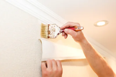 Pose de papier peint à Urbise — revêtements muraux et toiles de verre